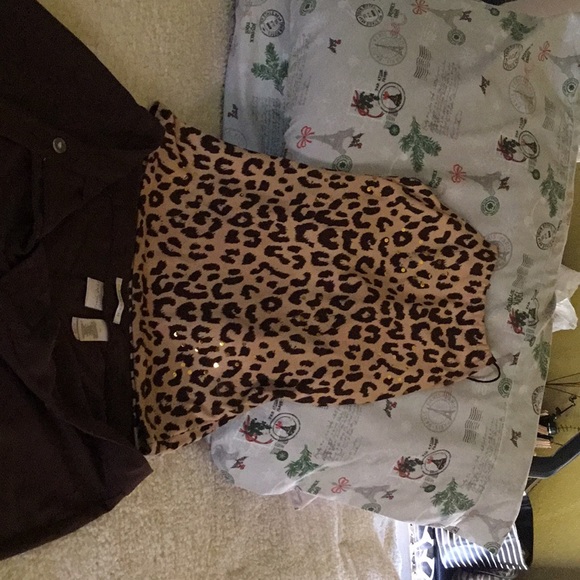 Shorts - Picture 3 of 3